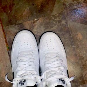 Black/white Air Force 1’s